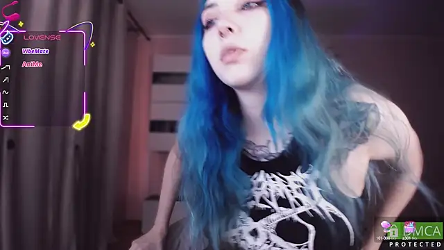 Snapshot of JustMeowGirl chatting on 10.01.25 JustMeowGirl online show from 10.01.25