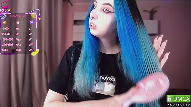 Snapshot of JustMeowGirl chatting on 10.06.25 JustMeowGirl online show from 10.06.25