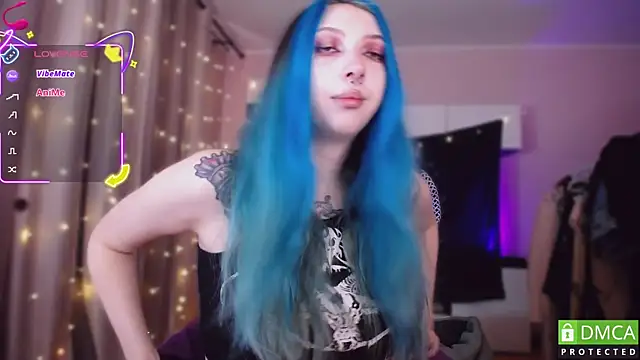 Snapshot of JustMeowGirl chatting on 11.26.25 JustMeowGirl online show from 11.26.25