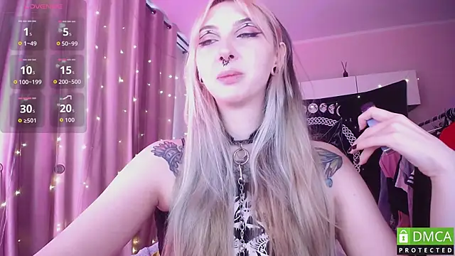 JustMeowGirl online show from 07.12.26