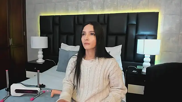 Snapshot of MiaSweeths chatting on 02.24.25 MiaSweeths online show from 02.24.25