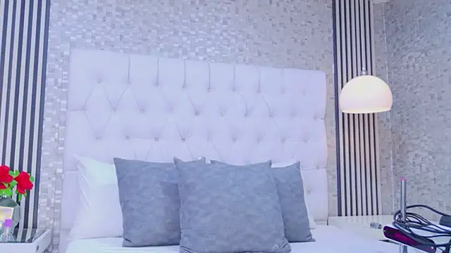 MiaSweeths online show from 02.18.26