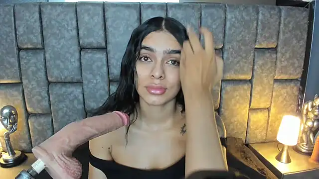 Snapshot of Foxy_Assh_ chatting on 02.16.25 Foxy Assh online show from 02.16.25