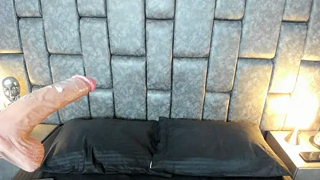 Snapshot of Foxy_Assh_ chatting on 02.28.25 Foxy Assh online show from 02.28.25