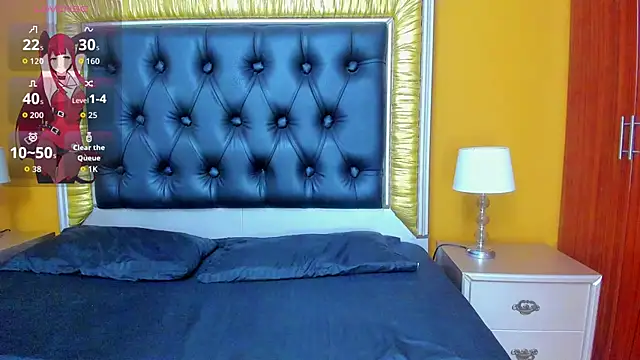 Snapshot of Foxy_Assh_ chatting on 10.30.25 Foxy Assh online show from 10.30.25