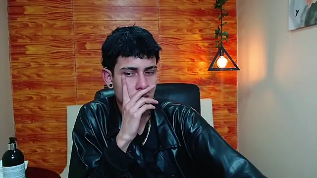 Snapshot of Bastiaan_28 chatting on 01.10.25 Bastiaan 28 online show from 01.10.25