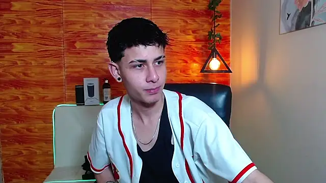 Snapshot of Bastiaan_28 chatting on 01.23.25 Bastiaan 28 online show from 01.23.25