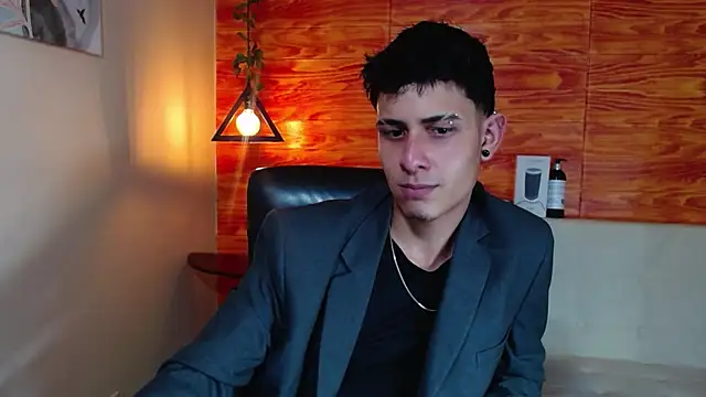 Snapshot of Bastiaan_28 chatting on 02.07.25 Bastiaan 28 online show from 02.07.25