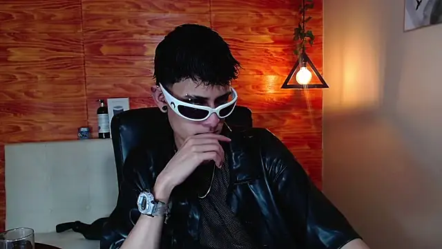 Snapshot of Bastiaan_28 chatting on 02.08.25 Bastiaan 28 online show from 02.08.25