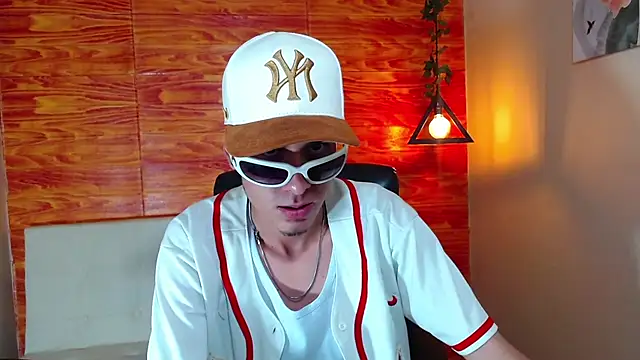 Snapshot of Bastiaan_28 chatting on 02.20.25 Bastiaan 28 online show from 02.20.25