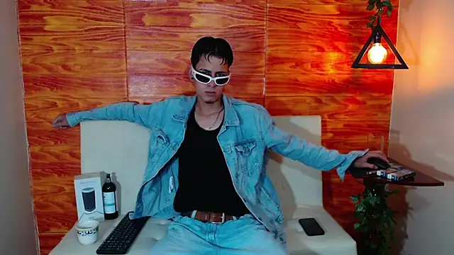 Snapshot of Bastiaan_28 chatting on 03.09.25 Bastiaan 28 online show from 03.09.25