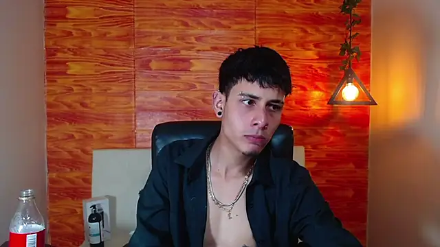 Snapshot of Bastiaan_28 chatting on 03.14.25 Bastiaan 28 online show from 03.14.25