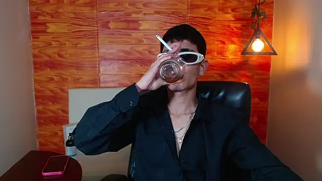 Snapshot of Bastiaan_28 chatting on 03.14.25 Bastiaan 28 online show from 03.14.25