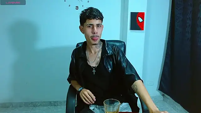 Snapshot of Bastiaan_28 chatting on 09.12.25 Bastiaan 28 online show from 09.12.25