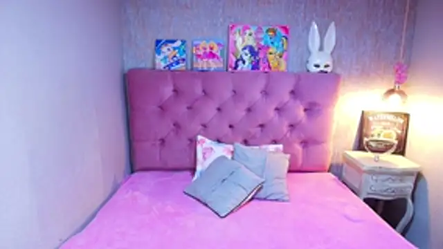 Snapshot of charlottemoonxz chatting on 04.29.26 charlottemoonxz online show from 04.29.26