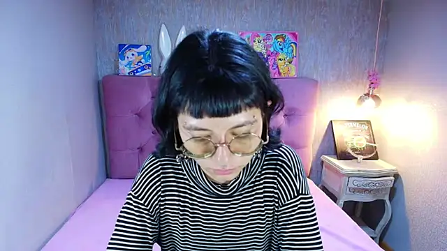 Snapshot of charlottemoonxz chatting on 05.13.26 charlottemoonxz online show from 05.13.26
