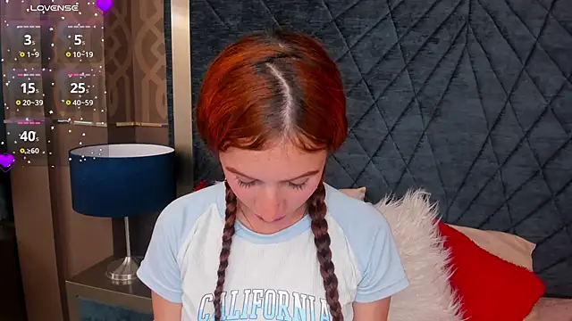 Snapshot of AdelaineBest chatting on 02.05.25 AdelaineBest online show from 02.05.25