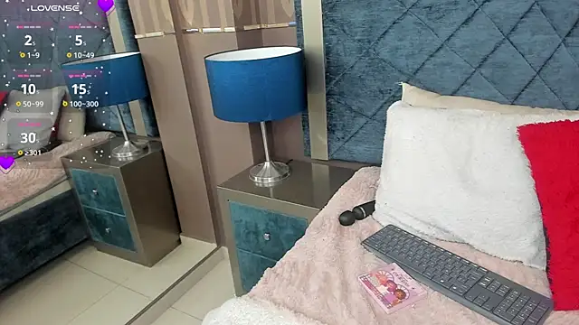 Snapshot of AdelaineBest chatting on 02.08.25 AdelaineBest online show from 02.08.25