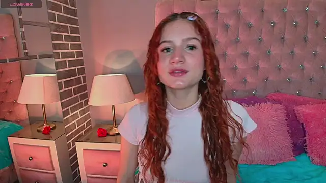 Snapshot of AdelaineBest chatting on 10.18.25 AdelaineBest online show from 10.18.25