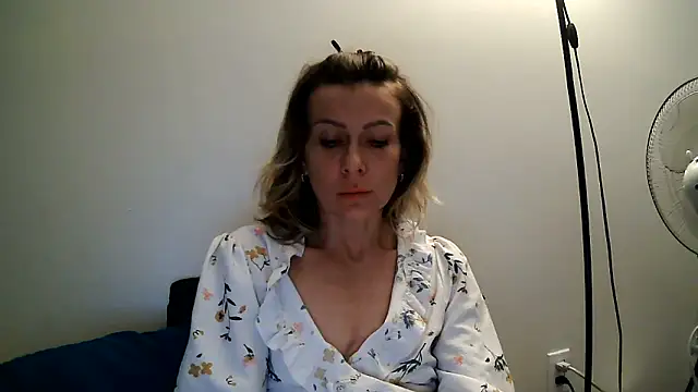 Snapshot of anechka1 chatting on 06.11.26 anechka1 online show from 06.11.26