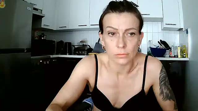 Snapshot of anechka1 chatting on 06.12.26 anechka1 online show from 06.12.26