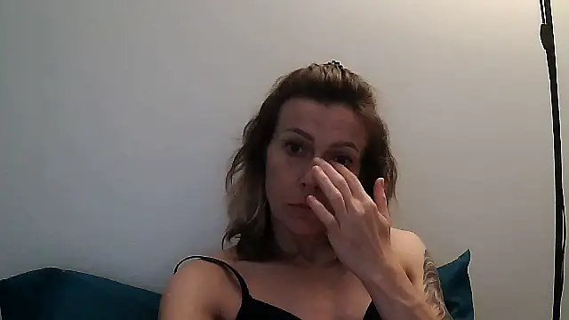 Snapshot of anechka1 chatting on 06.20.26 anechka1 online show from 06.20.26