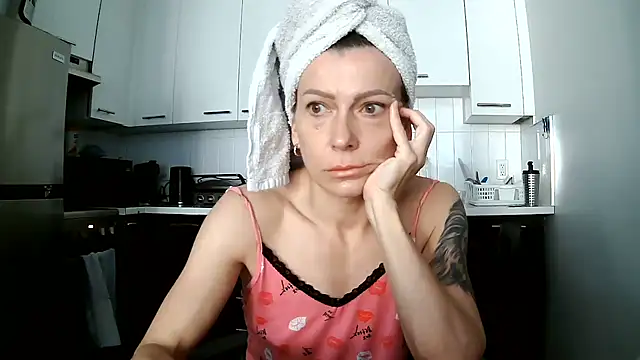 Snapshot of anechka1 chatting on 06.24.26 anechka1 online show from 06.24.26