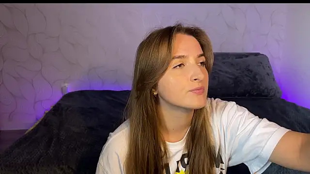 Snapshot of Vibe_to_night chatting on 10.09.25 Vibe to night online show from 10.09.25