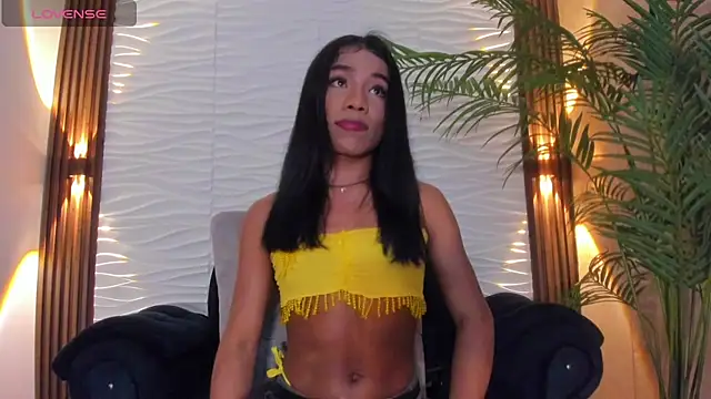 Snapshot of kimberly_Gonzalez1 chatting on 03.21.25 kimberly Gonzalez1 online show from 03.21.25