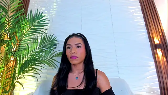 Snapshot of kimberly_Gonzalez1 chatting on 09.24.25 kimberly Gonzalez1 online show from 09.24.25