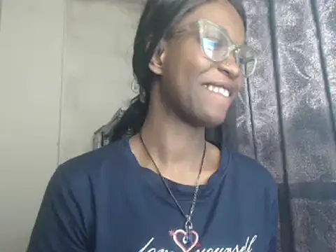 Snapshot of CarolinneMoor chatting on 01.03.25 CarolinneMoor online show from 01.03.25