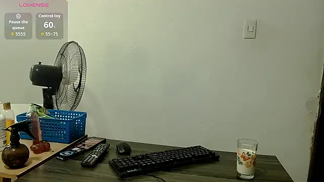 Snapshot of bubis_laru53 chatting on 09.13.25 bubis laru53 online show from 09.13.25