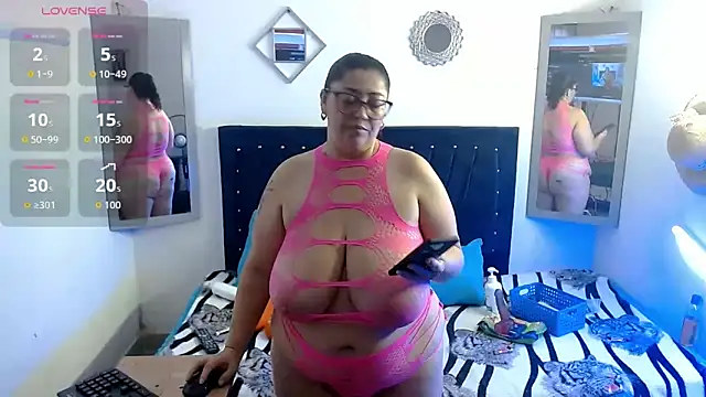 Snapshot of bubis_laru53 chatting on 10.20.25 bubis laru53 online show from 10.20.25