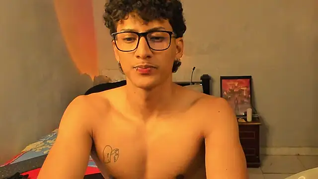 Snapshot of Ivano_joness chatting on 12.10.24 Ivano joness online show from 12.10.24