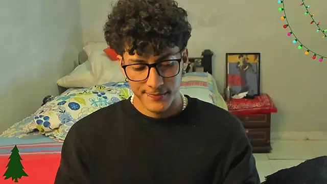 Snapshot of Ivano_joness chatting on 12.15.24 Ivano joness online show from 12.15.24