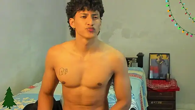 Snapshot of Ivano_joness chatting on 12.17.24 Ivano joness online show from 12.17.24