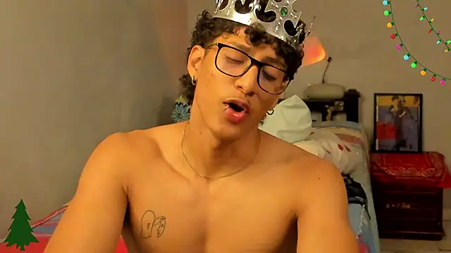 Snapshot of Ivano_joness chatting on 12.19.24 Ivano joness online show from 12.19.24