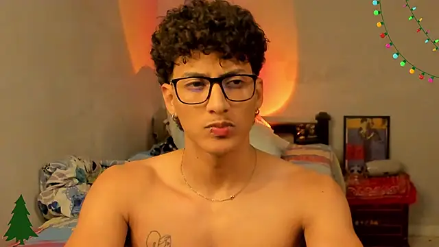 Snapshot of Ivano_joness chatting on 12.21.24 Ivano joness online show from 12.21.24