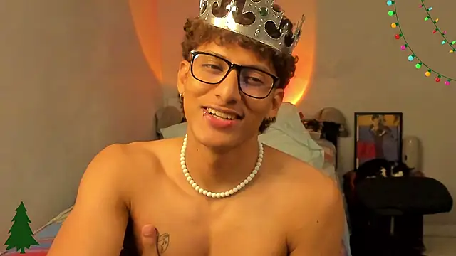 Snapshot of Ivano_joness chatting on 12.24.24 Ivano joness online show from 12.24.24