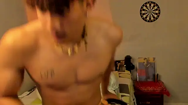 Snapshot of Ivano_joness chatting on 02.05.25 Ivano joness online show from 02.05.25