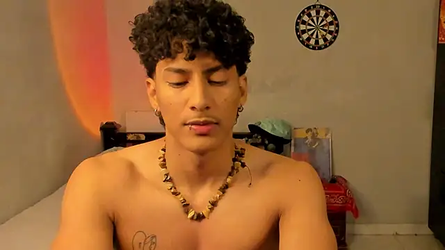 Snapshot of Ivano_joness chatting on 02.11.25 Ivano joness online show from 02.11.25