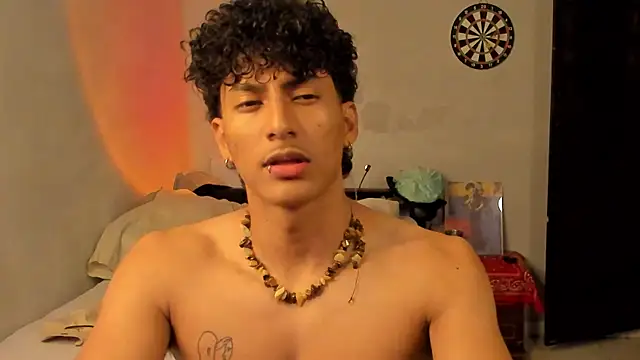 Snapshot of Ivano_joness chatting on 02.12.25 Ivano joness online show from 02.12.25