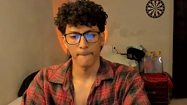 Snapshot of Ivano_joness chatting on 02.14.25 Ivano joness online show from 02.14.25