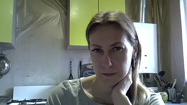 Snapshot of AshleyXHoney chatting on 04.23.26 AshleyXHoney online show from 04.23.26