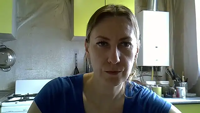 Snapshot of AshleyXHoney chatting on 04.28.26 AshleyXHoney online show from 04.28.26