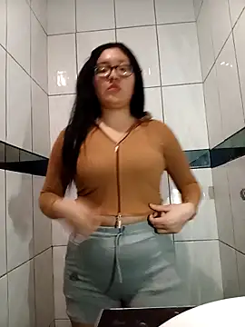 Snapshot of ladygmusic chatting on 11.16.25 ladygmusic online show from 11.16.25