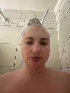 MilfyMrsRobinson online show from 04.28.26