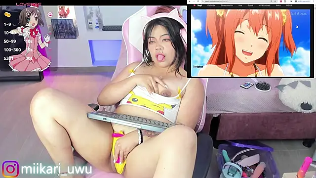 Snapshot of Ahri_Elderwood chatting on 01.22.25 Ahri Elderwood online show from 01.22.25