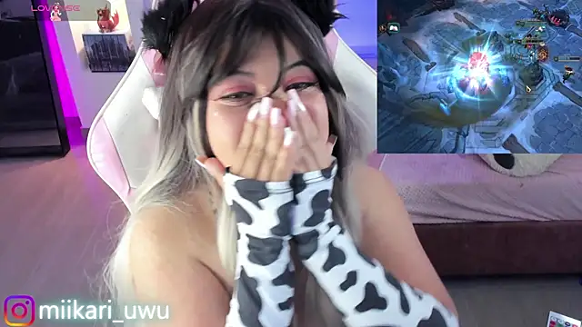 Snapshot of Ahri_Elderwood chatting on 01.24.25 Ahri Elderwood online show from 01.24.25