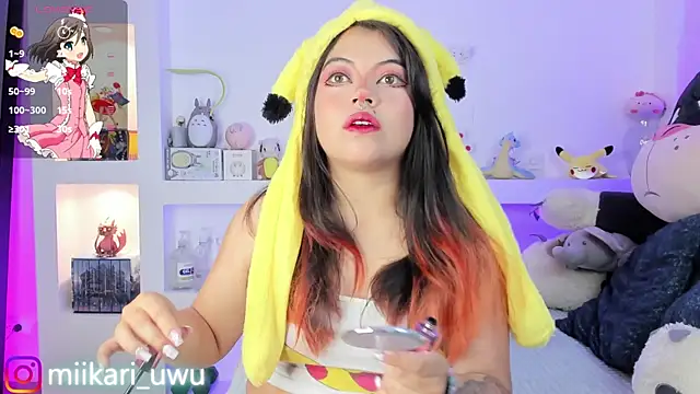 Snapshot of Ahri_Elderwood chatting on 02.11.25 Ahri Elderwood online show from 02.11.25